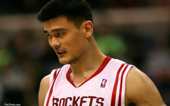 Yao Ming dożywotnio z numerem