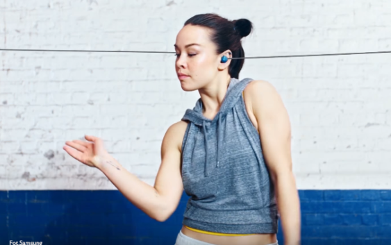 Samsung uwalnia sportowców od kabli