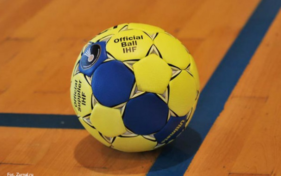 Szczypiornistki Pogoni Szczecin z Adidasem