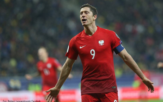 Lewandowski strzela z wolnego w reklamie Head&Shoulders