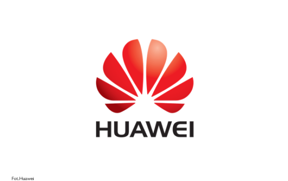 Lewandowski promuje Huawei Mate 10 Pro